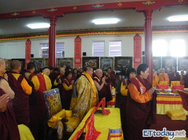 华藏寺举办千手观音大坛法会 天降甘露加持图片 第1张 华藏寺举办千手观音大坛法会 天降甘露加持 第1张